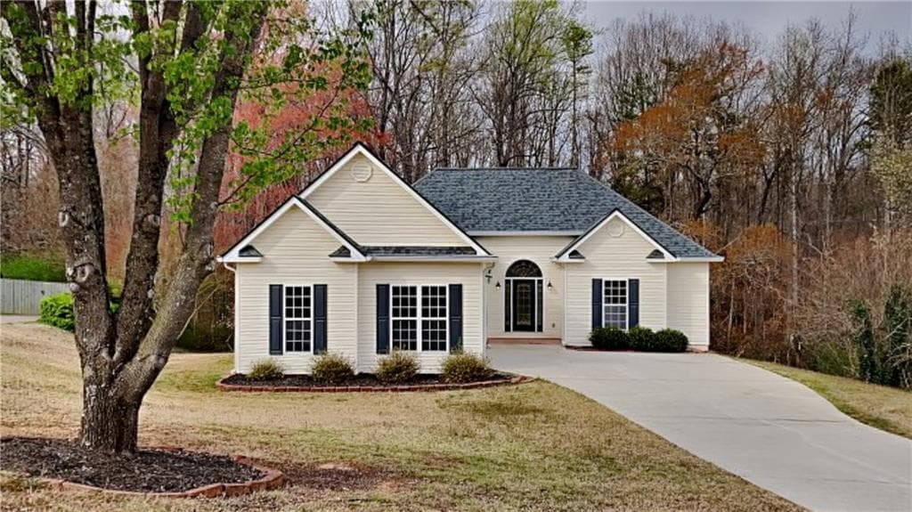 3 bedroom, 2 bathroom single family residence sold at 3818 Covered Bridge Place, Gainesville, GA 30506