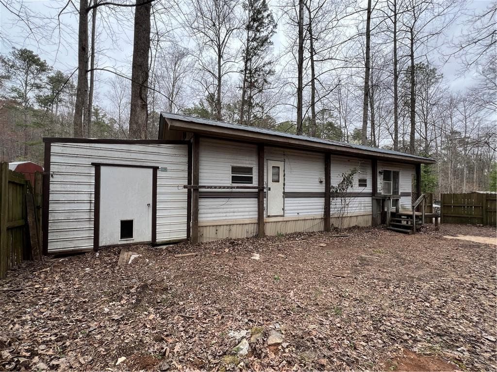 1 bedroom, 1 bathroom single family residence sold at 19 18Th Street, Ellijay, GA 30540
