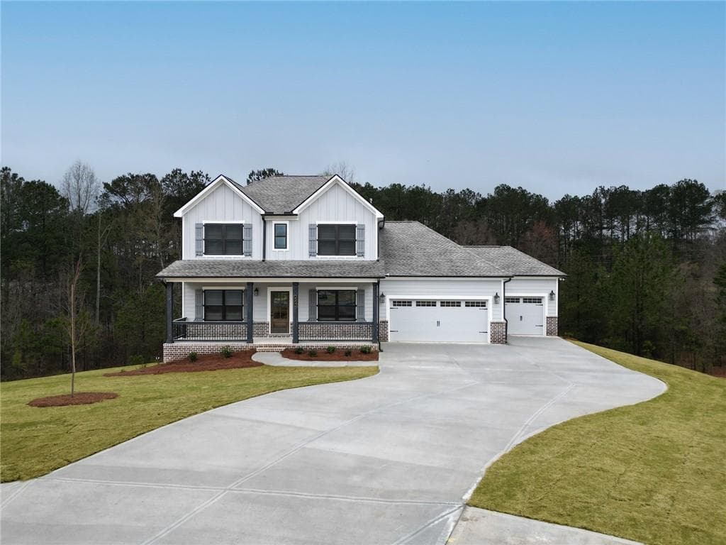 4 bedroom, 3 bathroom, 2,541 sq ft single family residence sold at 1254 Red Oak Boulevard, Loganville, GA 30052