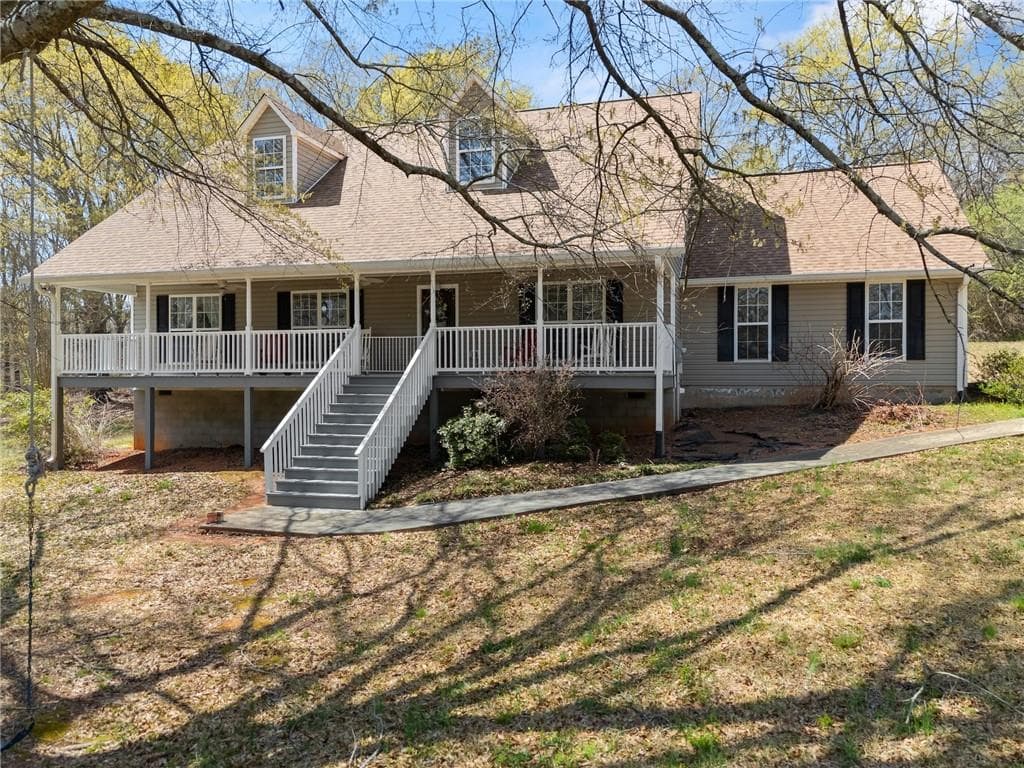 3 bedroom, 2 bathroom single family residence sold at 4404 Fountain Drive, Gillsville, GA 30543