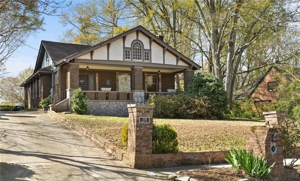3 bedroom, 1 bathroom single family residence sold at 1716 Rogers Avenue, Atlanta, GA 30310