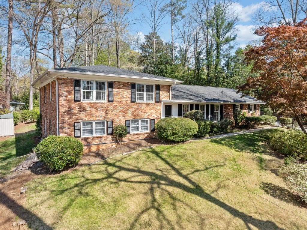 5 bedroom, 3 bathroom single family residence sold at 1421 Rainier Falls Drive, Atlanta, GA 30329