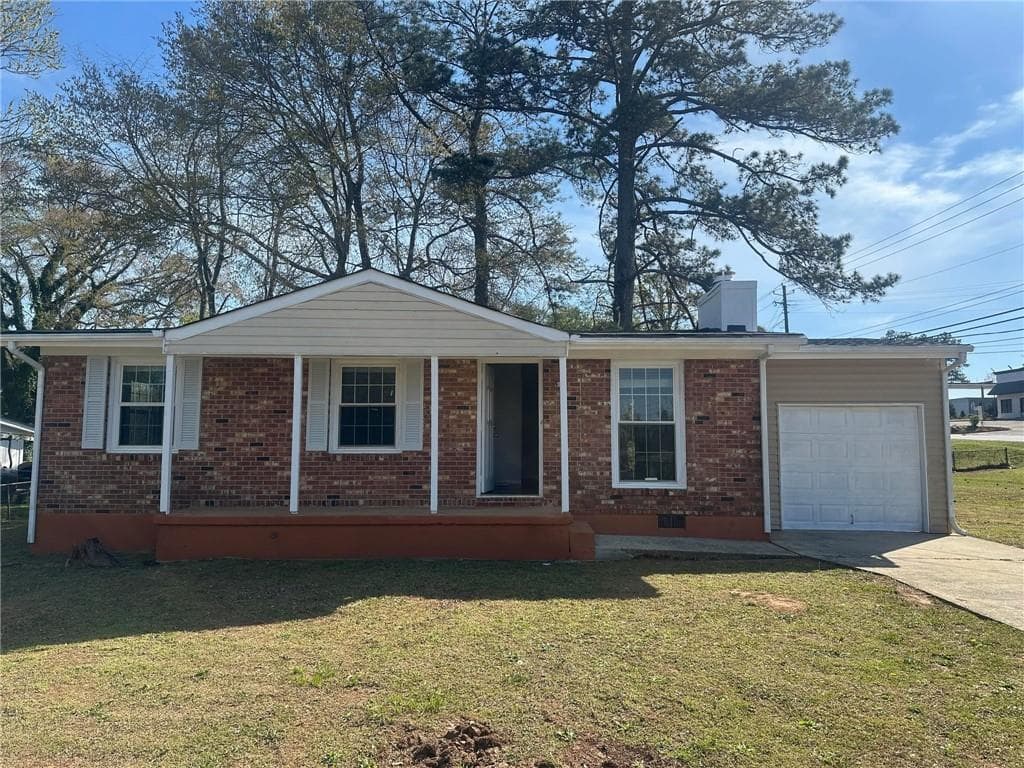 3 bedroom, 1 bathroom, 1,008 sq ft single family residence for sale at 407 Hilltop Drive, Forest Park, GA 30297