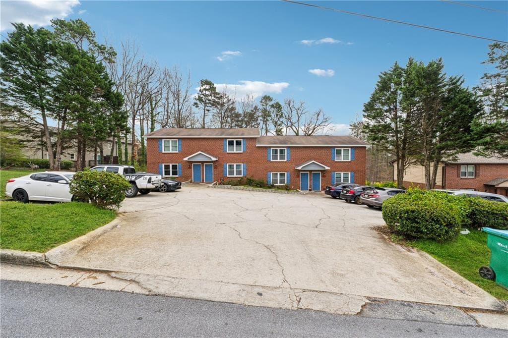 quadruplex sold at 3090 Spruce Circle, Snellville, GA 30078