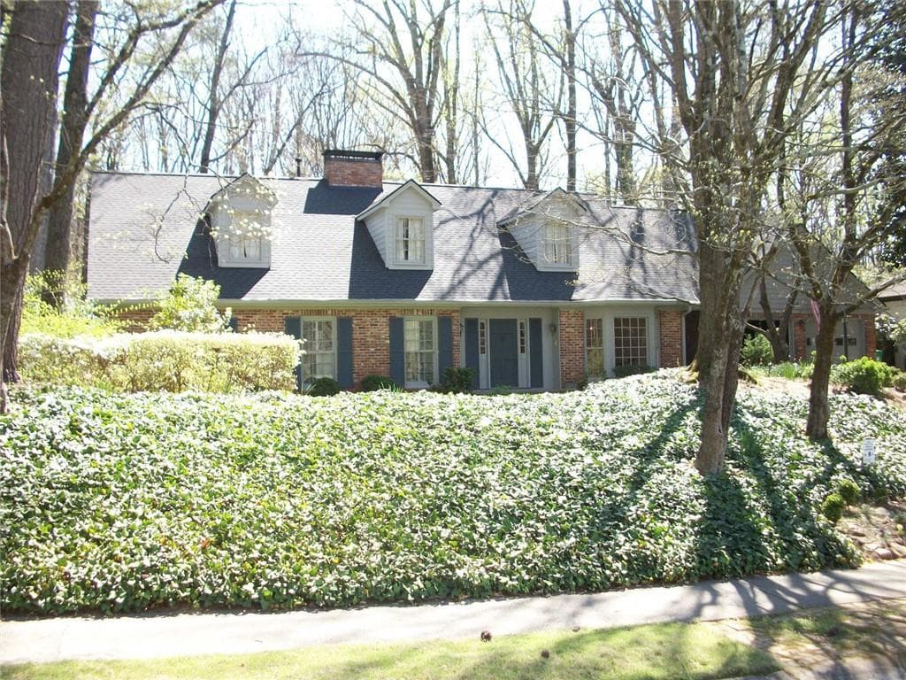 6 bedroom, 6 bathroom single family residence sold at 993 Castle Falls Drive, Atlanta, GA 30329
