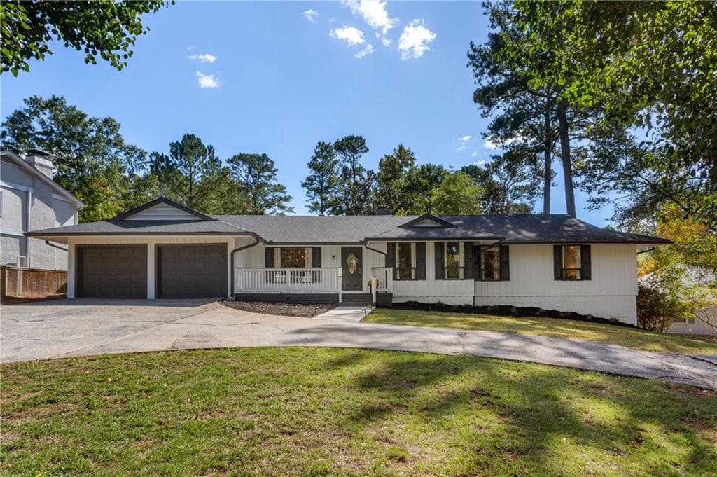5 bedroom, 4 bathroom single family residence sold at 1025 Martins Lake Close, Roswell, GA 30076