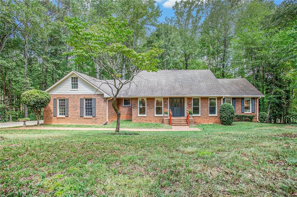 4 bedroom, 4 bathroom single family residence sold at 132 Dogwood Lake Trail, Alpharetta, GA 30004