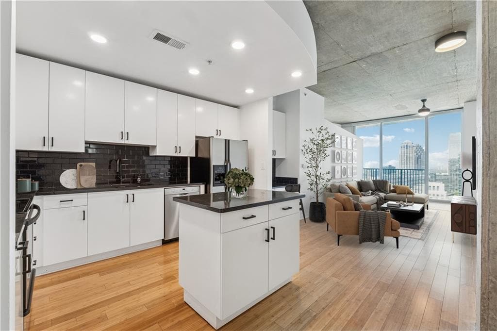 1 bedroom, 1 bathroom condominium sold at 860 Peachtree Street 2503, Atlanta, GA 30308