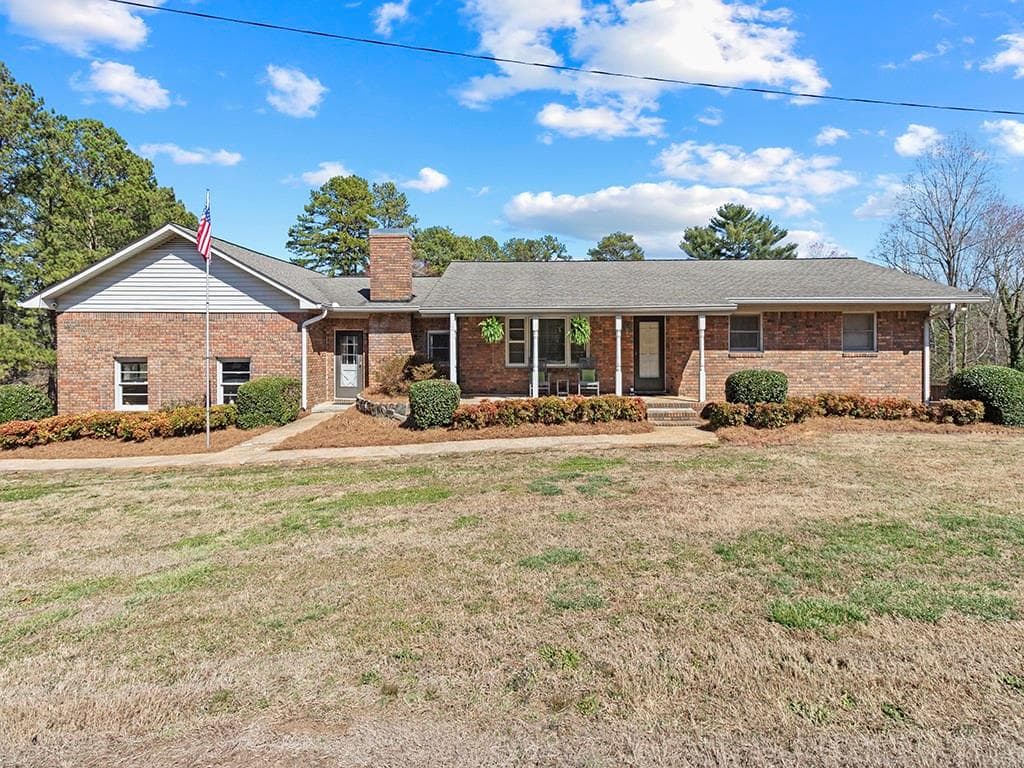 3 bedroom, 2 bathroom single family residence sold at 120 Semi Circle Drive, Demorest, GA 30535