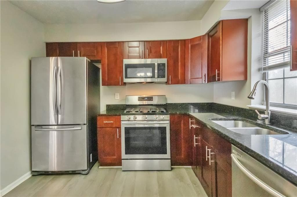 3 bedroom, 2 bathroom, 1,600 sq ft single family residence for sale at 2463 Corner Shoals Drive, Decatur, GA 30034 — photo 5