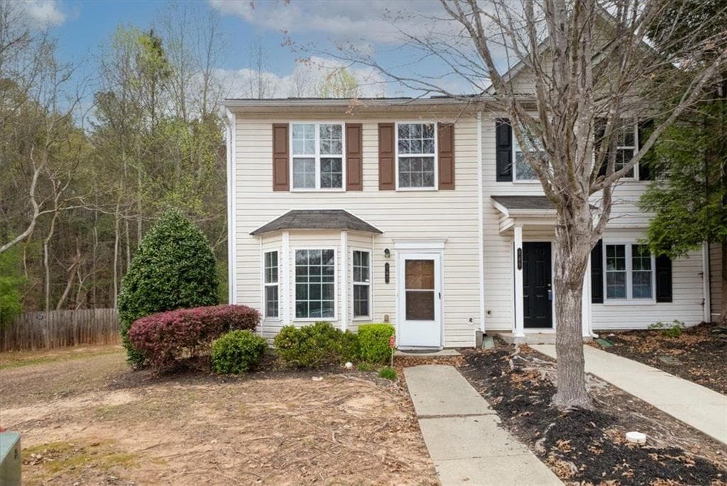 3 bedroom, 3 bathroom condominium sold at 747 CRESTWELL Circle, Atlanta, GA 30331