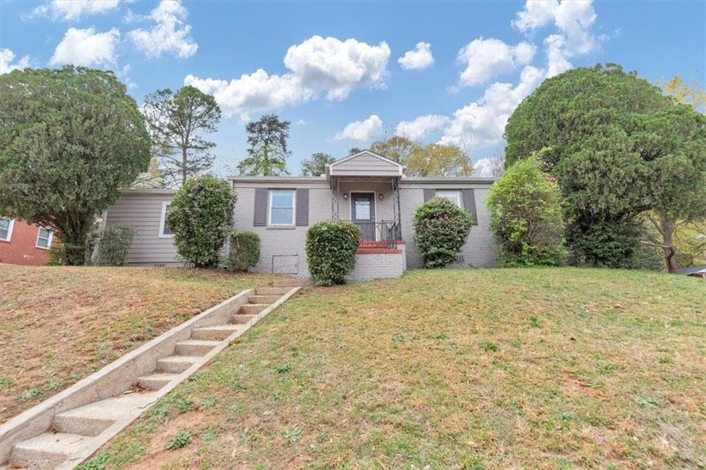 4 bedroom, 2 bathroom single family residence sold at 1679 SW LISBON Drive, Atlanta, GA 30310