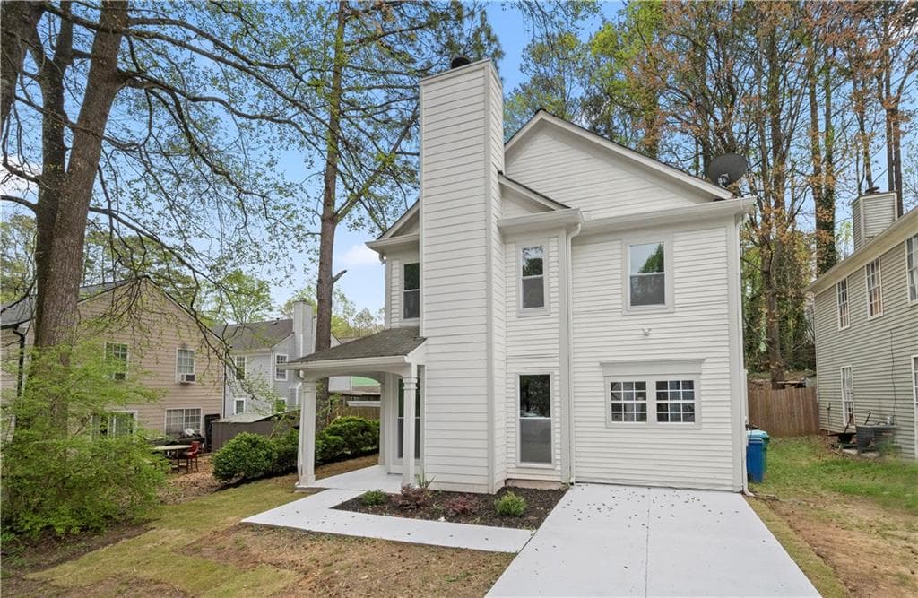 3 bedroom, 4 bathroom single family residence sold at 6446 E Windsor Lane, Norcross, GA 30093