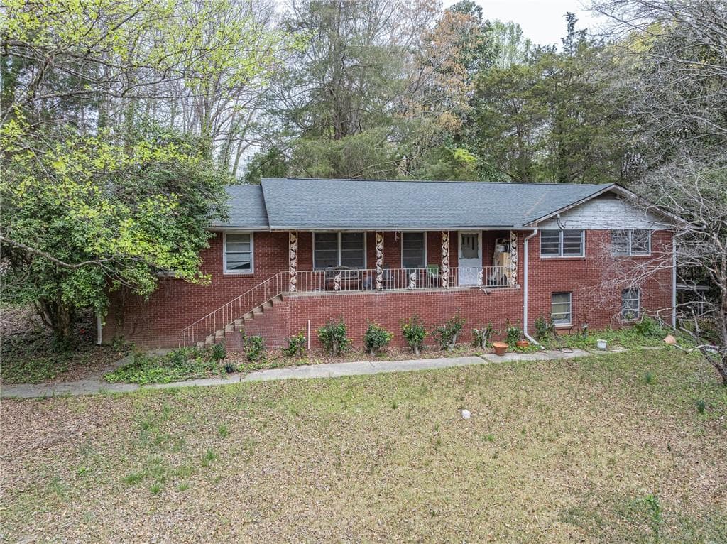 3 bedroom, 3 bathroom, 1,344 sq ft single family residence under contract at 5655 Campbellton Road, Atlanta, GA 30331