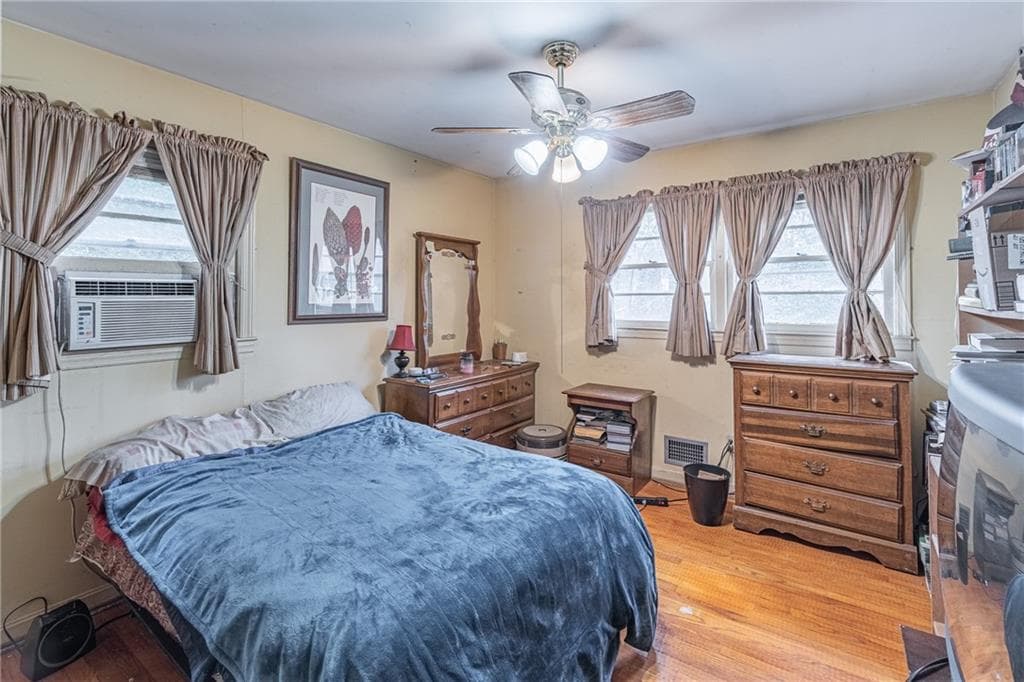 3 bedroom, 3 bathroom, 1,344 sq ft single family residence under contract at 5655 Campbellton Road, Atlanta, GA 30331 — photo 7