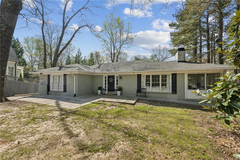 3 bedroom, 3 bathroom single family residence sold at 2925 Arden Road, Atlanta, GA 30305