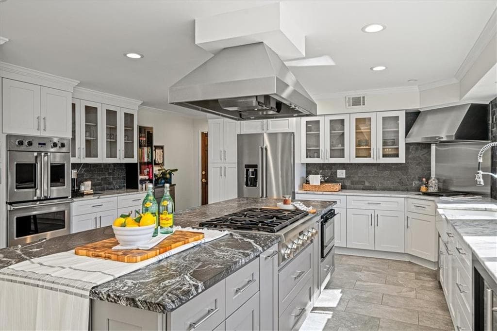 5 bedroom, 4 bathroom single family residence sold at 3762 Frederica Road, Berkeley Lake, GA 30096