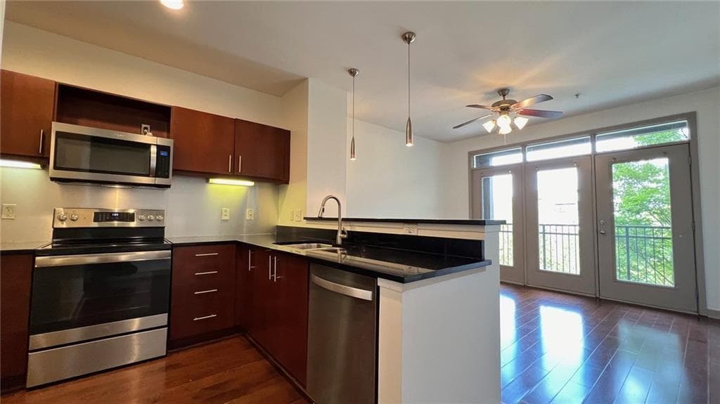 1 bedroom, 1 bathroom, 832 sq ft condominium sold at 390 17th Street 4037, Atlanta, GA 30363