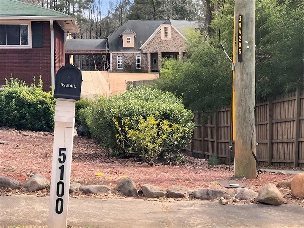 3 bedroom, 3 bathroom single family residence sold at 5100 Alexander Avenue, Union City, GA 30291