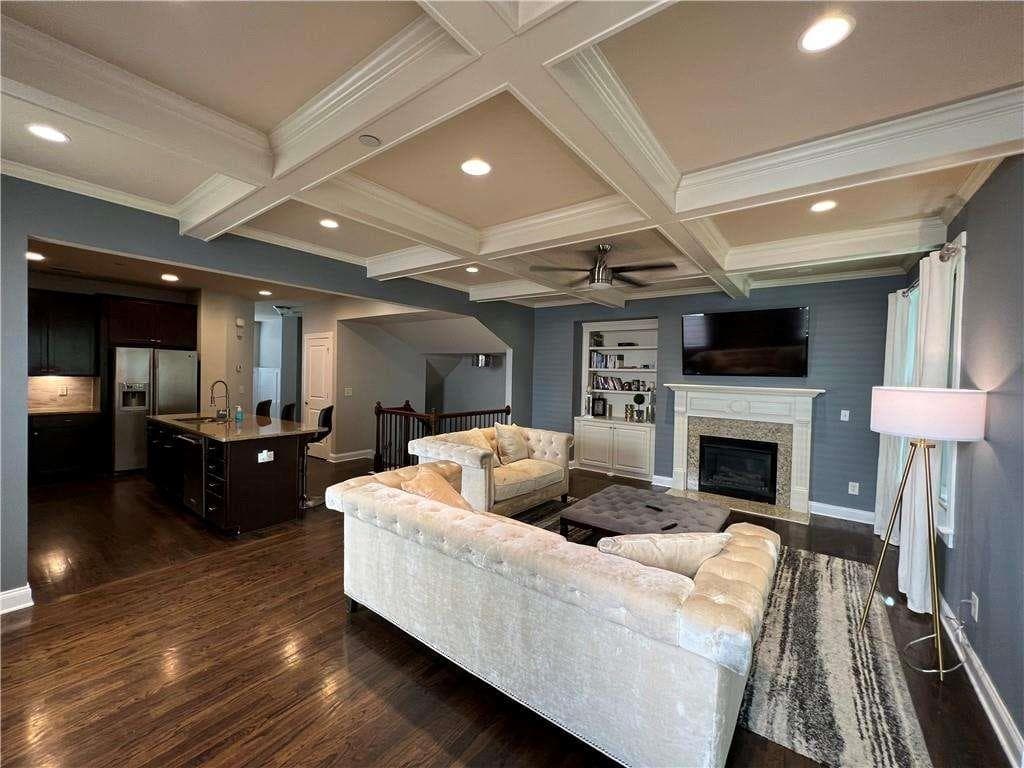 3 bedroom, 4 bathroom townhouse sold at 2114 Westhill Drive, Smyrna, GA 30082