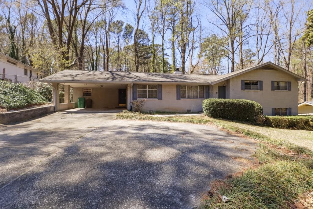 4 bedroom, 3 bathroom, 2,762 sq ft single family residence sold at 1470 Biltmore Drive, Atlanta, GA 30329