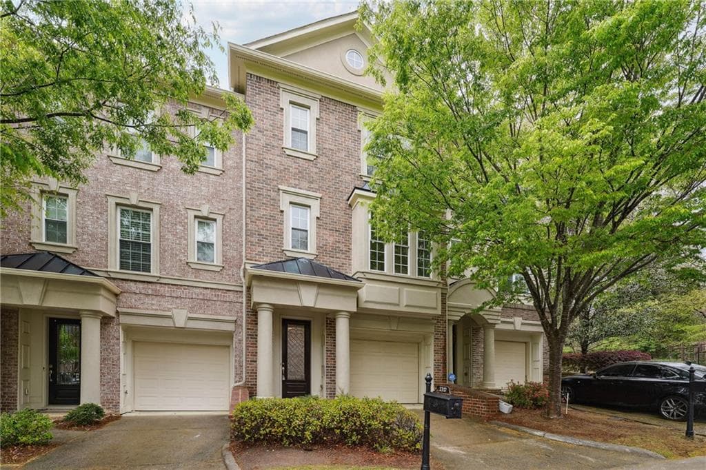 3 bedroom, 4 bathroom townhouse sold at 3317 Regent Place, Atlanta, GA 30311
