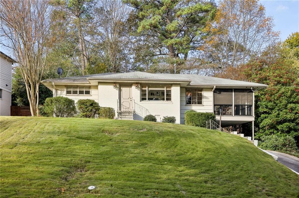 3 bedroom, 2 bathroom single family residence sold at 2506 Parkdale Place, Atlanta, GA 30305