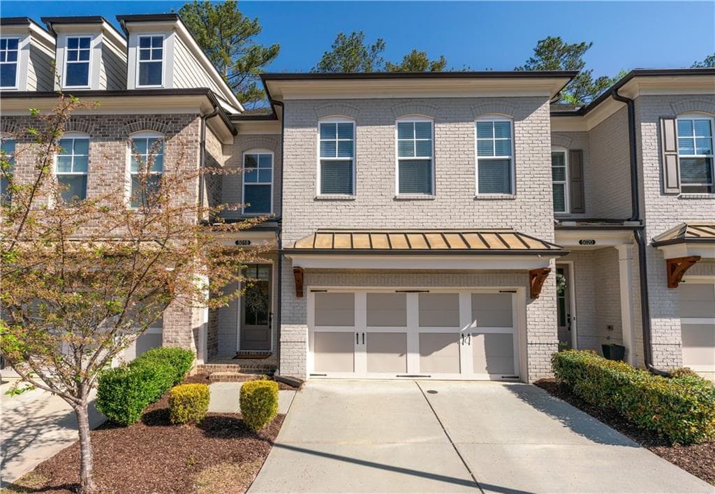 3 bedroom, 3 bathroom townhouse sold at 5018 Towneship Creek Road, Roswell, GA 30075