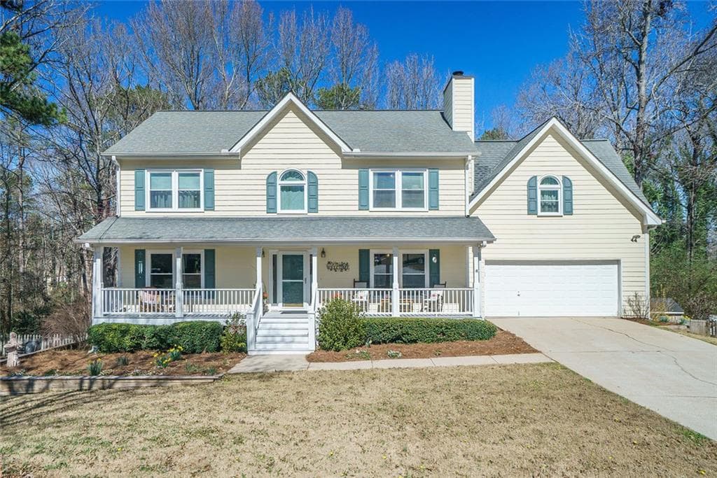 5 bedroom, 3 bathroom single family residence sold at 2950 Scenic Lake Court, Lawrenceville, GA 30045