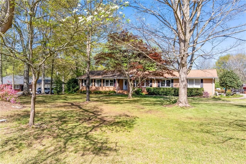 4 bedroom, 3 bathroom single family residence sold at 144 Gilmer Street, Lavonia, GA 30553