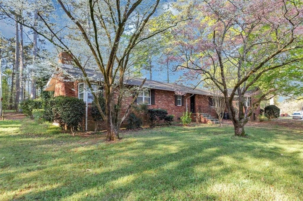 3 bedroom, 2 bathroom single family residence sold at 116 LAKEPOINTE Court, Stockbridge, GA 30281