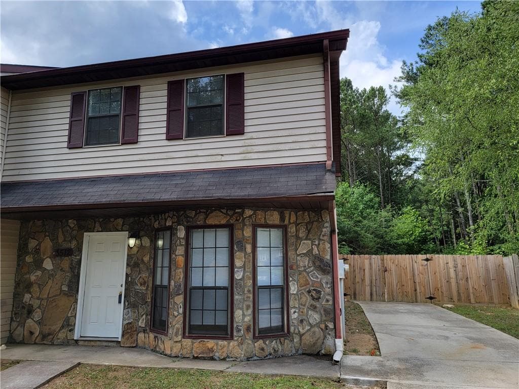 3 bedroom, 3 bathroom townhouse sold at 3512 Ten Oaks Court, Powder Springs, GA 30127