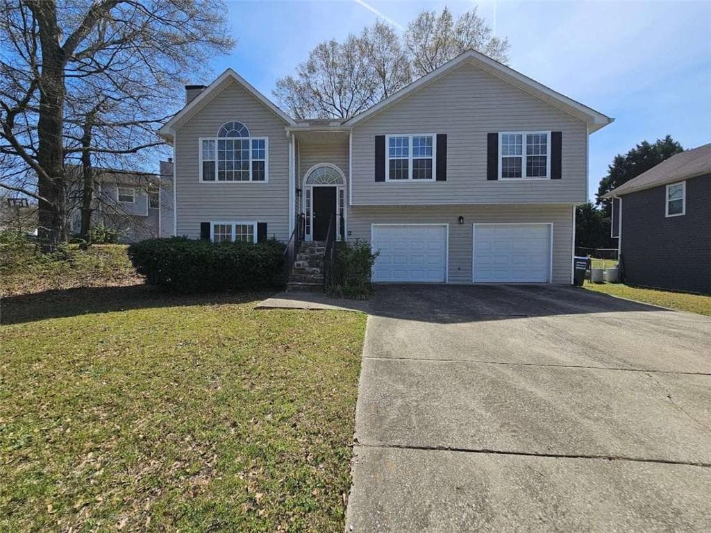 3 bedroom, 3 bathroom single family residence sold at 5922 Graywood Circle, Mableton, GA 30126