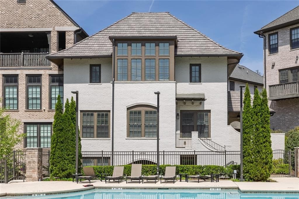 3 bedroom, 4 bathroom townhouse sold at 6739 Encore Boulevard, Atlanta, GA 30328