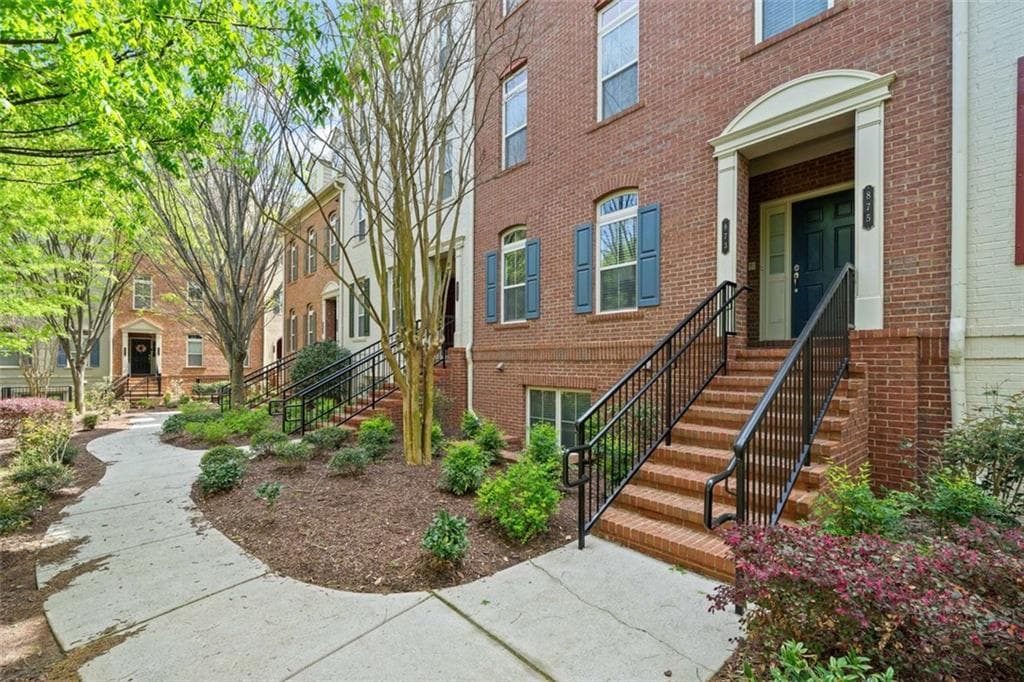 2 bedroom, 2 bathroom condominium sold at 873 Perennial Drive 109, Atlanta, GA 30328