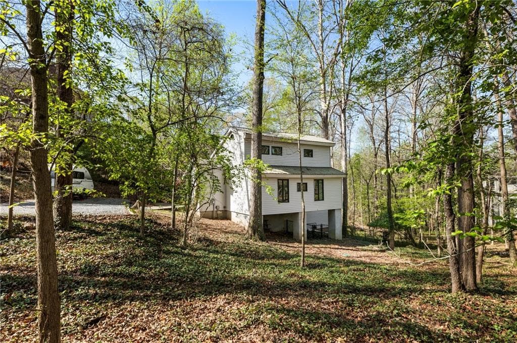 3 bedroom, 2 bathroom single family residence sold at 131 Cypress Street, Roswell, GA 30075