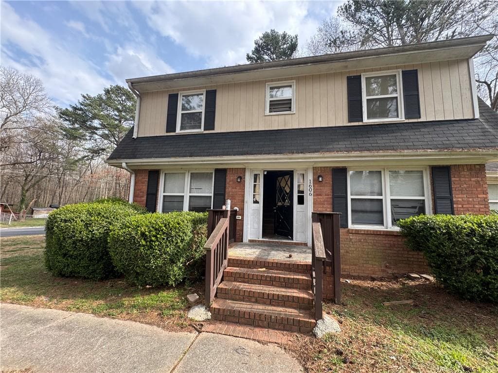 4 bedroom, 3 bathroom single family residence sold at 1606 King Road, Riverdale, GA 30296