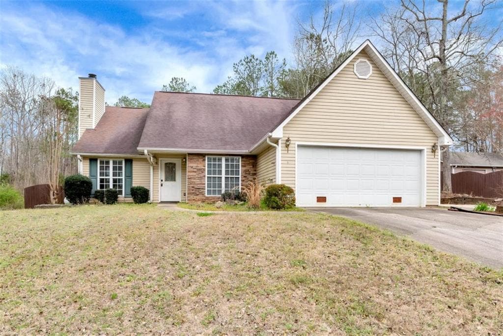 3 bedroom, 2 bathroom single family residence sold at 1722 Tipperary Circle, Monroe, GA 30656