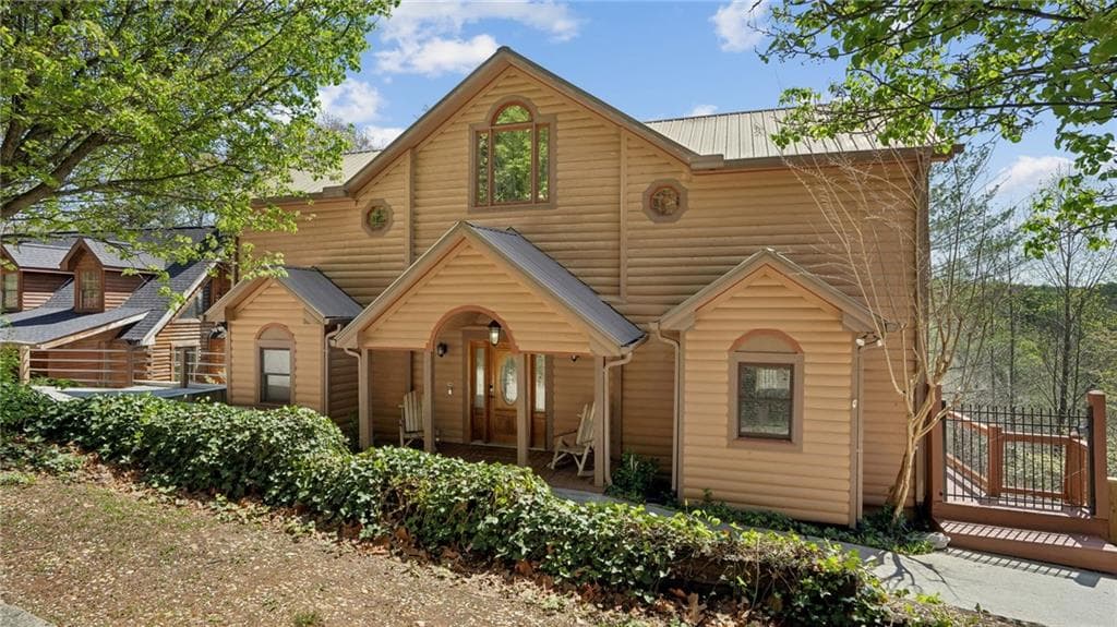 4 bedroom, 5 bathroom, 3,202 sq ft single family residence sold at 236 Rosen Strasse, Helen, GA 30545