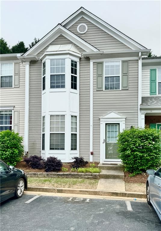 2 bedroom, 3 bathroom townhouse sold at 4645 Valais Court 121, Alpharetta, GA 30022