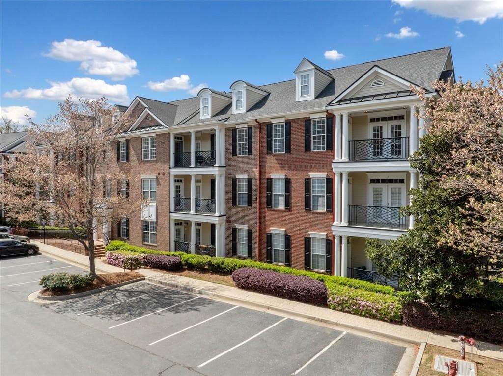 2 bedroom, 2 bathroom, 1,630 sq ft condominium sold at 4955 Ivy Ridge Drive 404, Atlanta, GA 30339