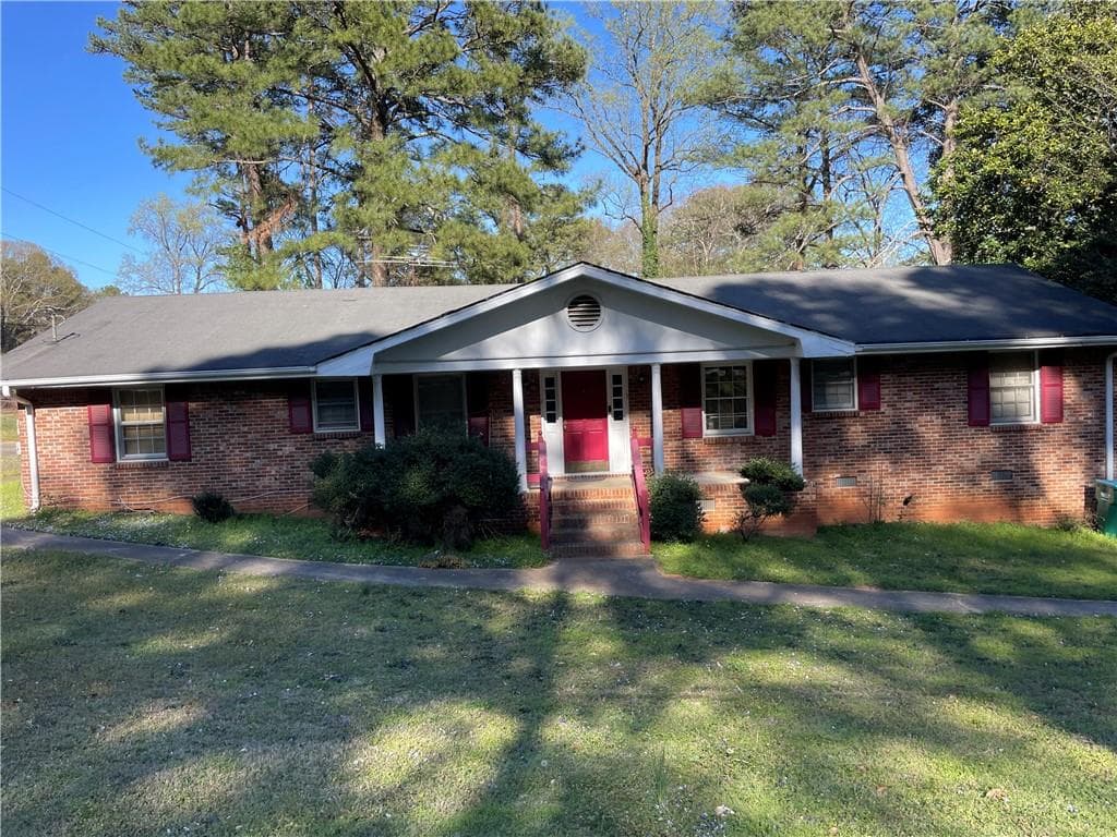 4 bedroom, 2 bathroom single family residence sold at 1511 Stonewood Drive, Norcross, GA 30093