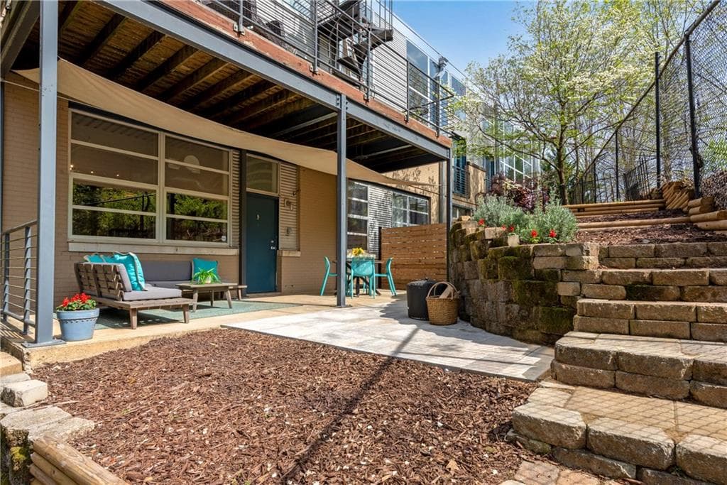 1 bedroom, 1 bathroom condominium sold at 400 Village Parkway 203, Atlanta, GA 30306
