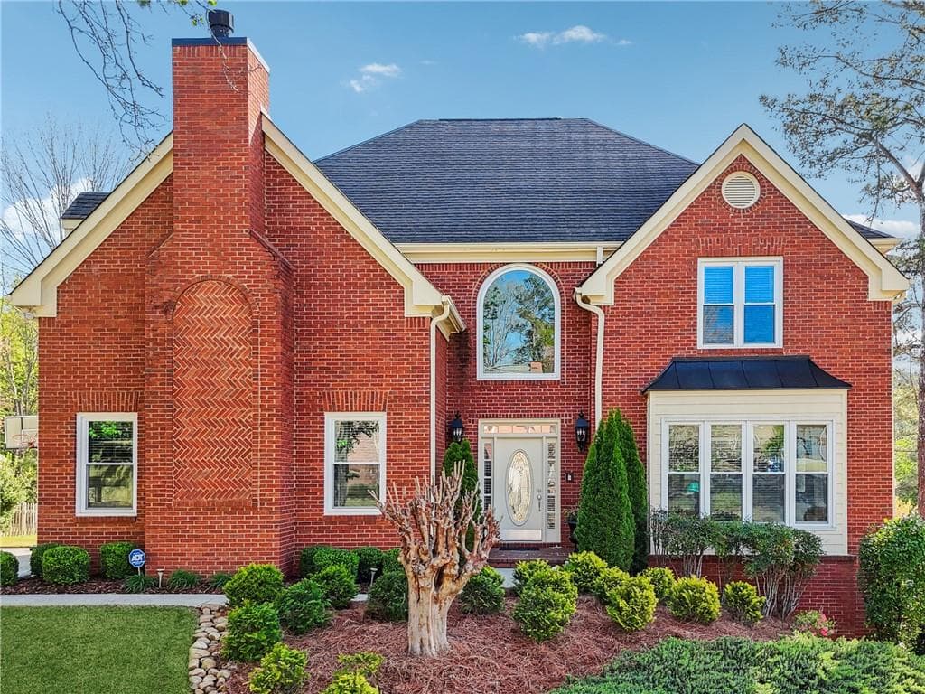 5 bedroom, 4 bathroom single family residence sold at 405 N Pine Drive, Alpharetta, GA 30022