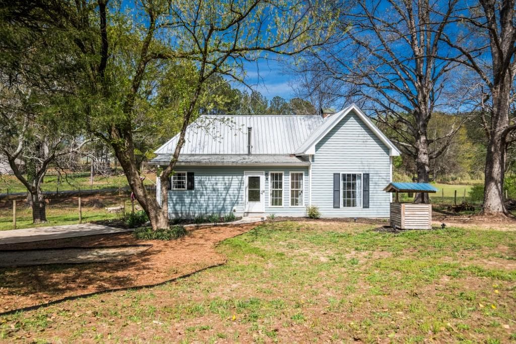 2 bedroom, 2 bathroom single family residence sold at 1414 Hardigree Road, Winder, GA 30680