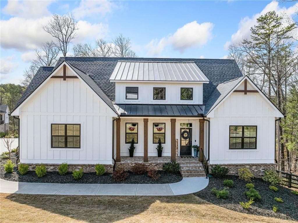 6 bedroom, 4 bathroom single family residence sold at 352 London Road, Ball Ground, GA 30107