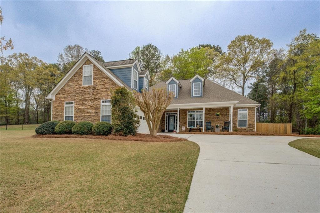 3 bedroom, 2 bathroom single family residence sold at 135 Clear Spring Lane, Oxford, GA 30054