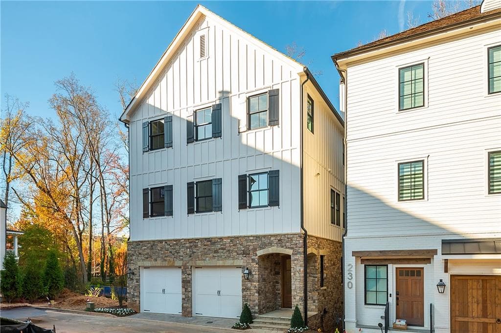 3 bedroom, 5 bathroom single family residence sold at 220 Alcovy Terrace, Alpharetta, GA 30009