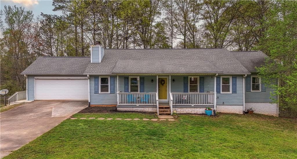 3 bedroom, 3 bathroom single family residence sold at 1074 Whooping Creek Road, Carrollton, GA 30116