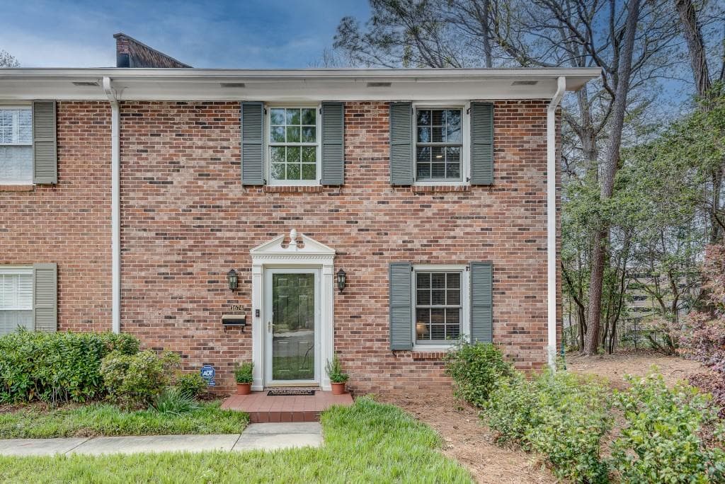 3 bedroom, 4 bathroom townhouse sold at 1674 Executive Park Lane, Atlanta, GA 30329